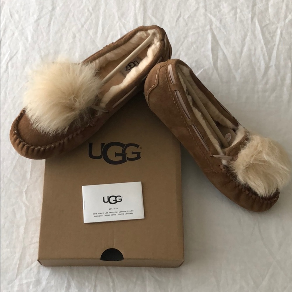 UGG Chestnut Dakota Pom Pom Slippers